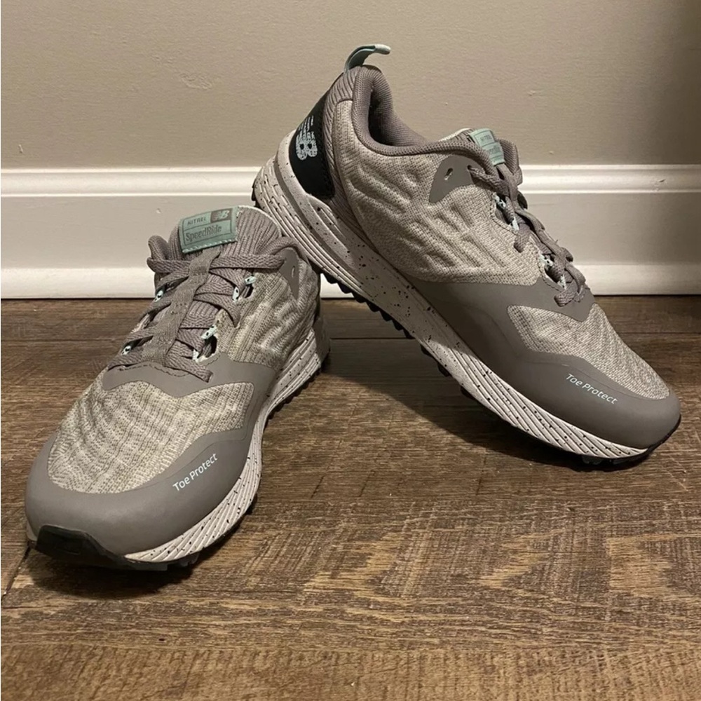 New Balance Women's Grey Athletic Running Shoes with Mint Accents